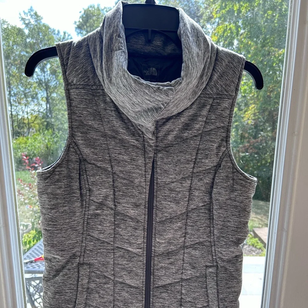 The North Face Women’s Vest -Dark Grey Marled color perfect condition Size Small - Picture 1 of 4